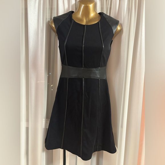 Perfect black dress - Picture 7 of 7